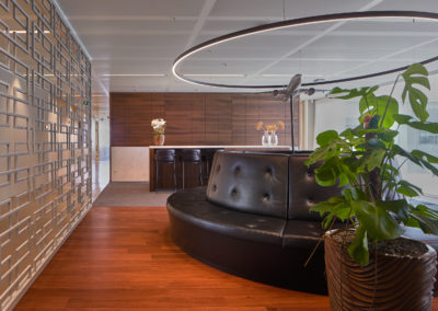 royale lobby hoofddorp met scheidingswand